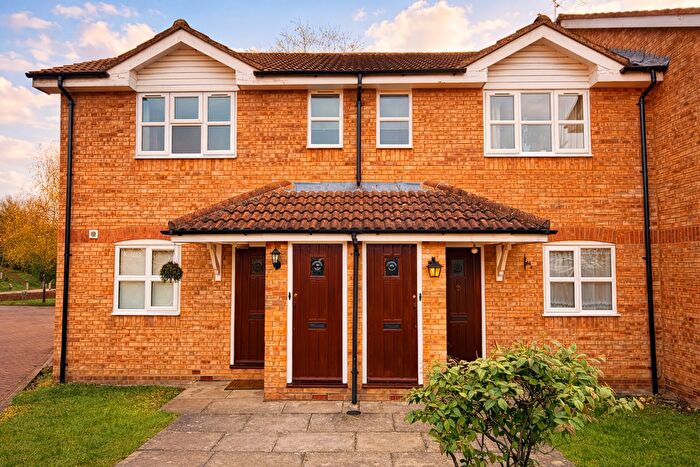 1 Bedroom Flat To Rent In The Hollies, Christchurch Avenue, Kenton, HA3