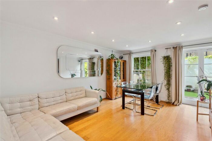 2 Bedroom Flat To Rent In Bramwell Mews, Kings Cross, N1