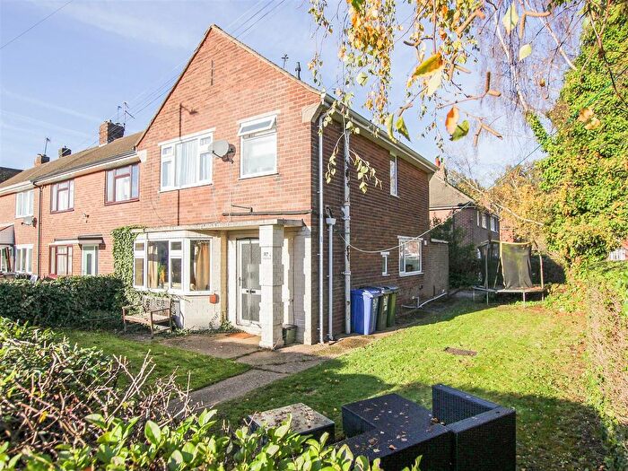 3 Bedroom Town House For Sale In Aintree Avenue, Cantley, Doncaster, DN4