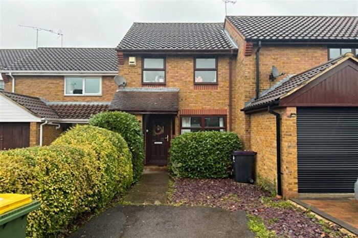 2 Bedroom Terraced House To Rent In Bedroom Terraced House In Rayleigh, SS6