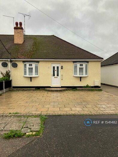 2 Bedroom Bungalow To Rent In Anne Boleyn Drive, Rochford, SS4
