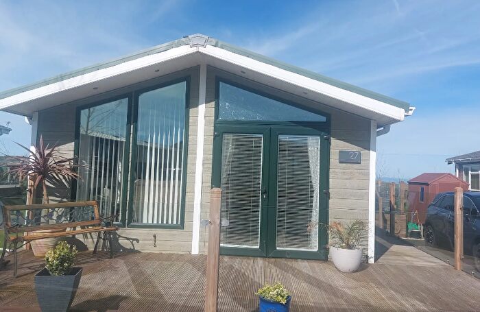 2 Bedroom Park Home For Sale In Meadows Retreat Lodge Park, CA13