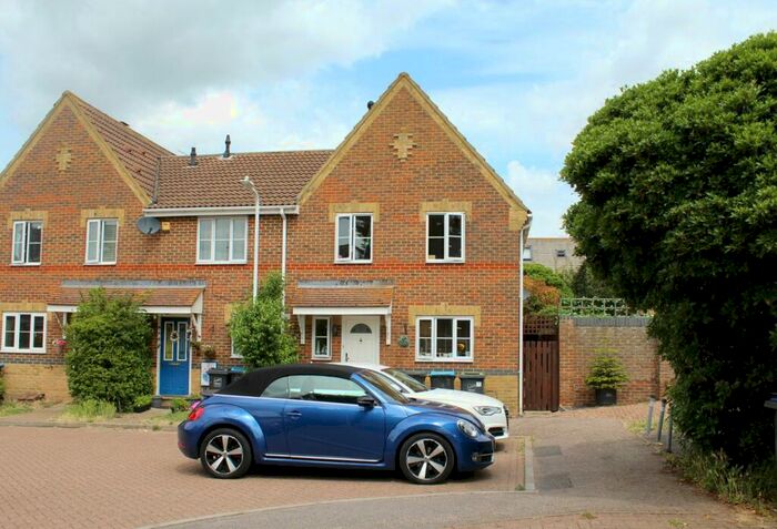 3 Bedroom End Of Terrace House To Rent In Moyes Close, Cliffsend, Ramsgate, Kent, CT12