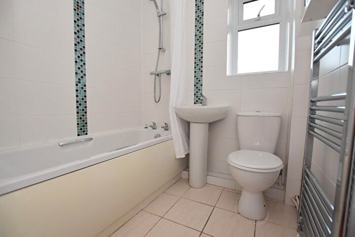 1 Bedroom Flat To Rent In Kingsley Avenue, Grangewood, Chesterfield, S40