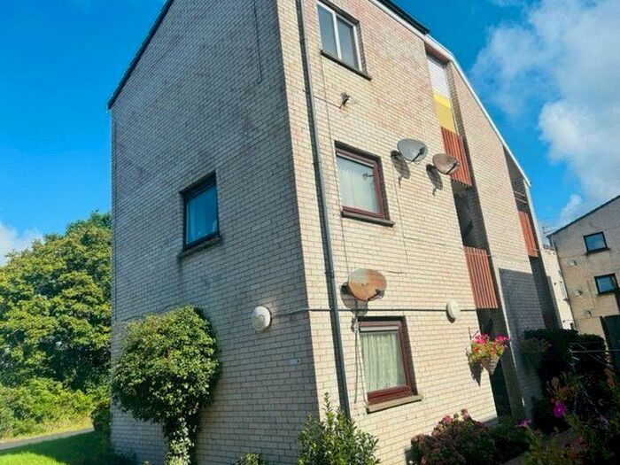 1 Bedroom Flat To Rent In Lakeview Close, Porthcawl, CF36