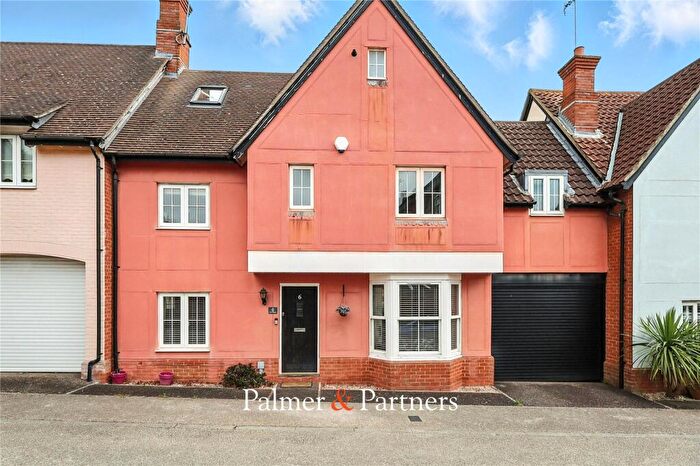 6 Bedroom Link Detached House For Sale In Peers Square, Chelmsford, Essex, CM2