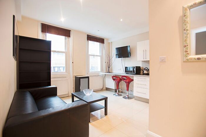1 Bedroom Flat To Rent In Cleveland Street, London, Fitzrovia, W1T