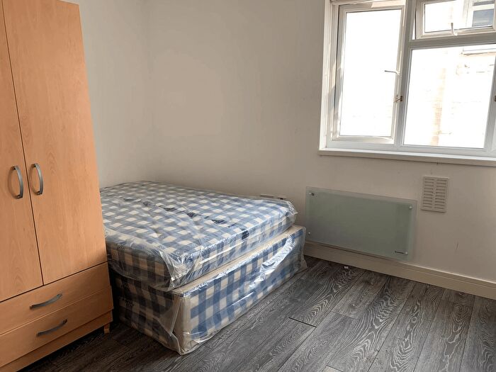 1 Bedroom Studio To Rent In Ilford, IG1