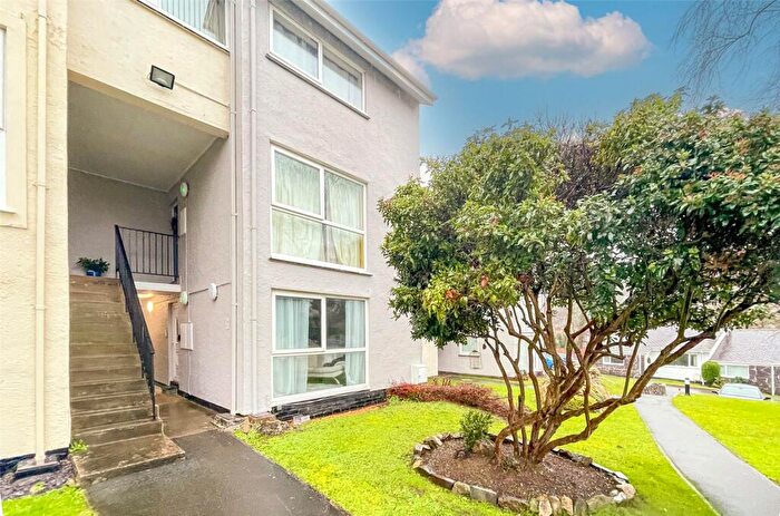 1 Bedroom Apartment For Sale In Ffordd Garnedd, Y Felinheli, Gwynedd, LL56