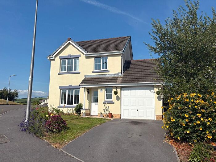 3 Bedroom Detached House To Rent In Maes Y Wennol, Carmarthen, SA31