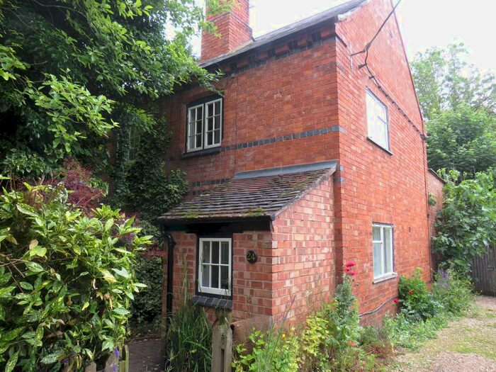 2 Bedroom Cottage To Rent In Church Walk, Wellesbourne, Warwick, CV35