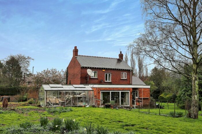 3 Bedroom Detached House For Sale In New Road, Old Snydale, Pontefract, WF7