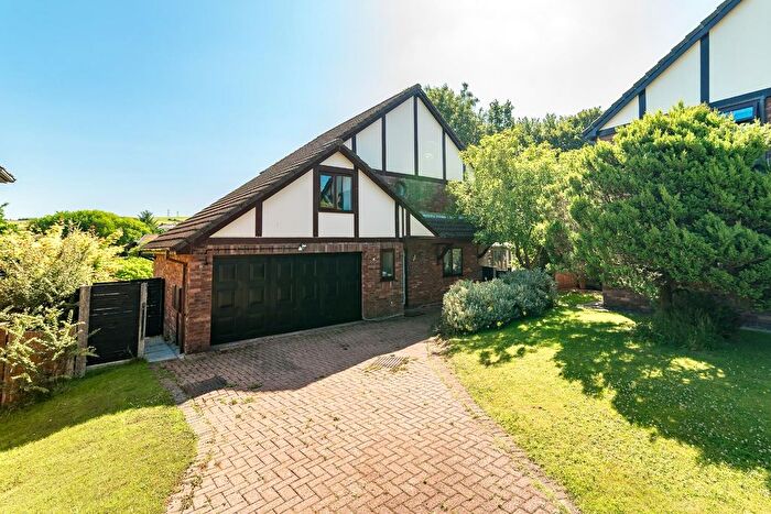 4 Bedroom Detached House For Sale In Kirkdale Close, Darwen, BB3