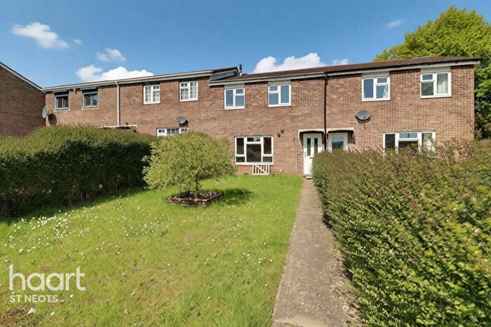 3 Bedroom Terraced House For Sale In Queens Gardens, Eaton Socon, PE19