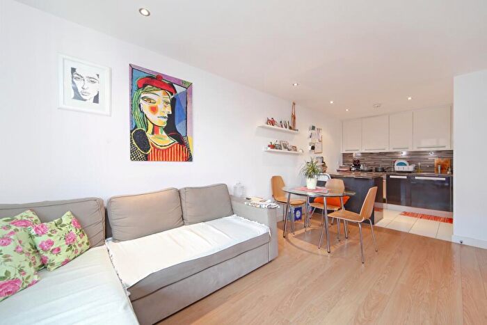 1 Bedroom Apartment To Rent In Conington Road London, SE13