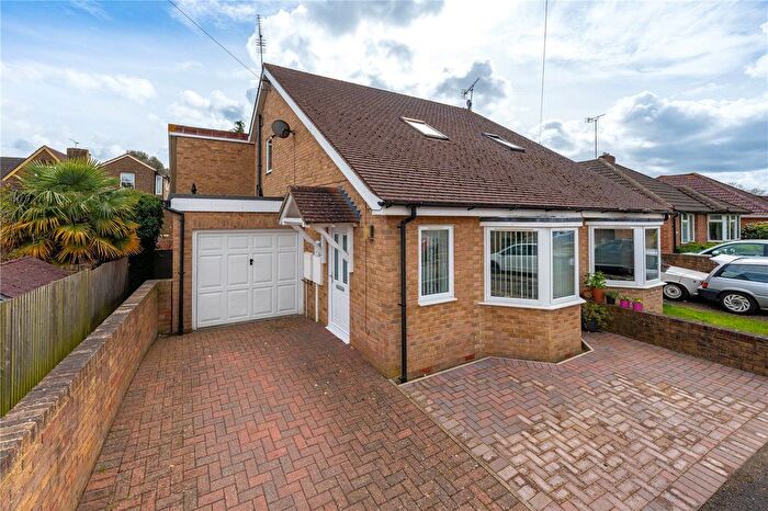 3 Bedroom Semi Detached House For Sale In Newton Close, Maidstone, ME16
