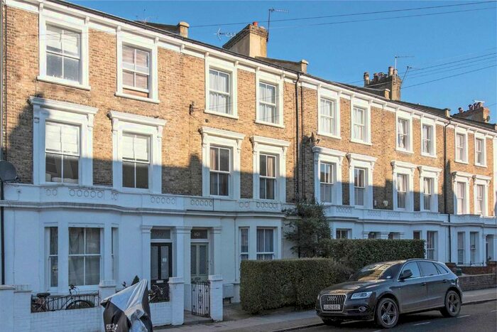 1 Bedroom Flat To Rent In Disraeli Road, London, SW15