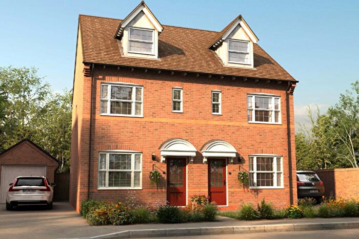 3 Bedroom Semi-Detached House For Sale In Brooklime Road, Warwick, CV34