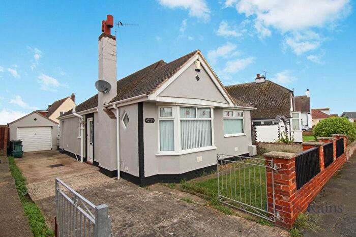 3 Bedroom Bungalow For Sale In Llysfaen Avenue, Kinmel Bay, Conwy, LL18