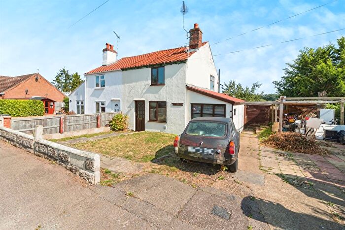 1 Bedroom Semi-Detached House For Sale In Yarmouth Road, Broome, Bungay, NR35