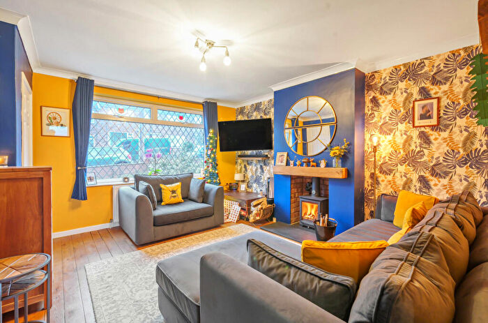 3 Bedroom End Of Terrace House For Sale In Parkville Place, Leeds, West Yorkshire, LS13