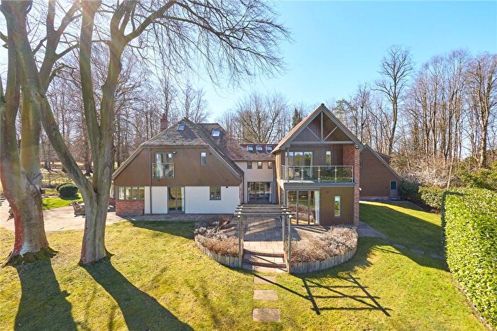 5 Bedroom Detached House For Sale In Centre Drive, Newmarket, Cambridgeshire, CB8