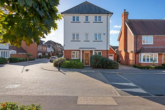 3 Bedroom Detached House For Sale In Sonning Crescent, Bognor Regis, PO21