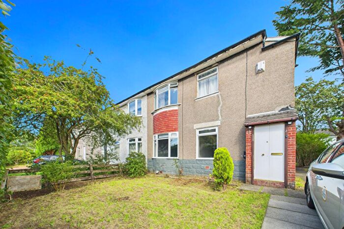 3 Bedroom Flat To Rent In Croftend Avenue, Glasgow, G44