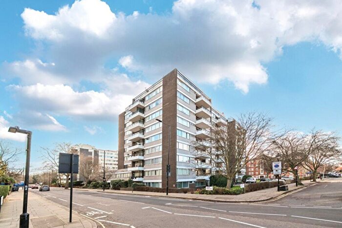 3 Bedroom Flat For Sale In Avenue Road, London, NW8