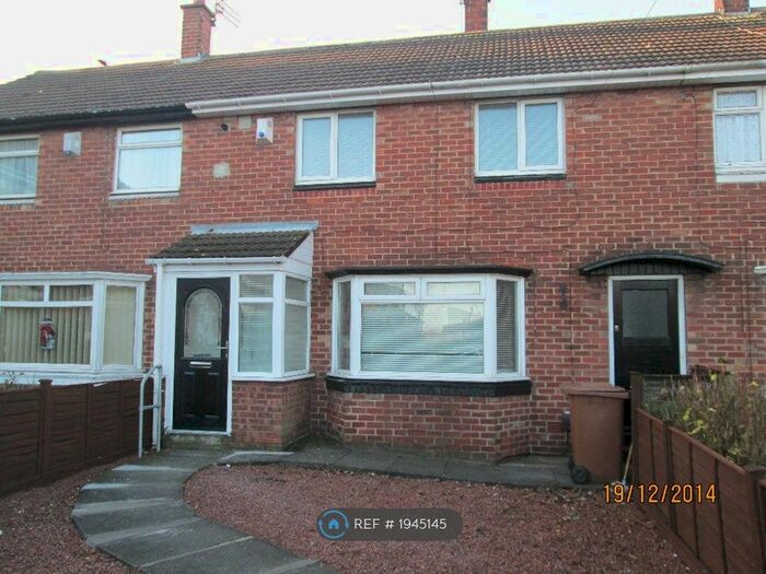3 Bedroom Semi-Detached House To Rent In Portsmouth Square, Sunderland, SR4