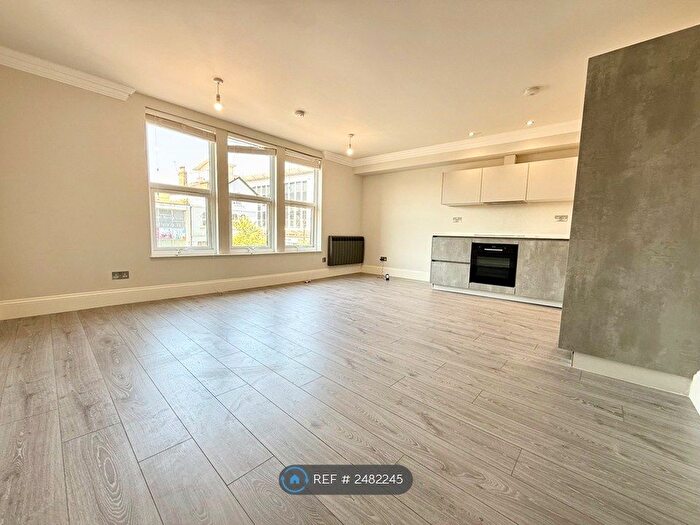 2 Bedroom Flat To Rent In High Street, Bromley, BR1