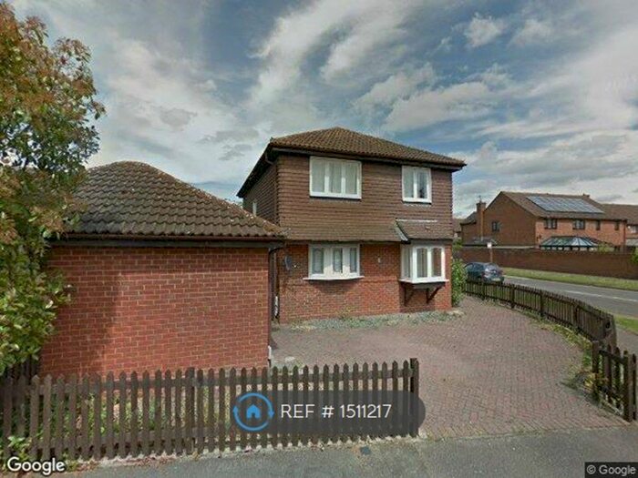 4 Bedroom Detached House To Rent In Warden Abbey, Bedford, MK41