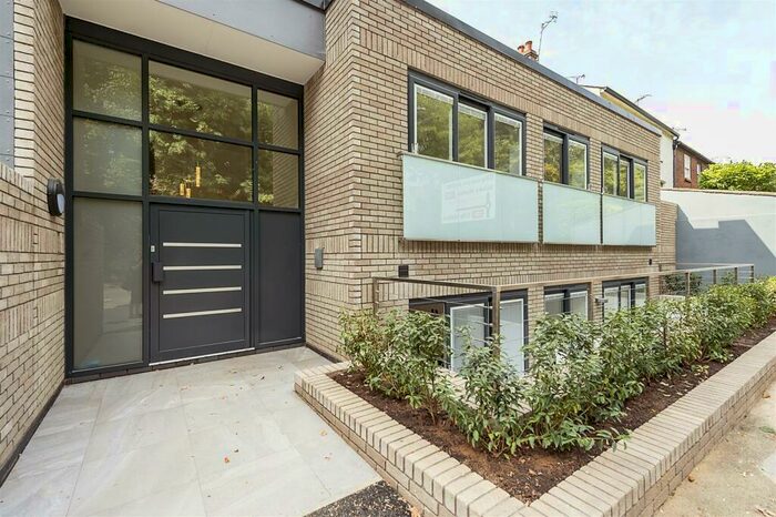 2 Bedroom Duplex To Rent In Old London Road, St Albans, AL1