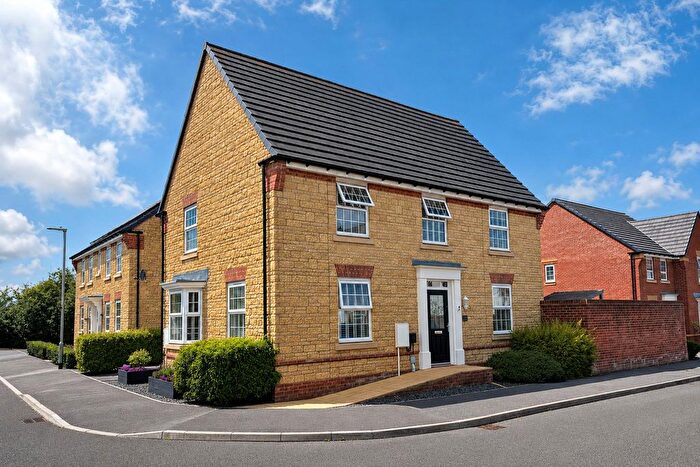 4 Bedroom Detached House For Sale In Cheviot Road, Westbury, BA13