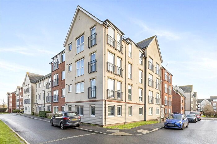 1 Bedroom Flat For Sale In Cheal Way, Wick, Littlehampton, West Sussex, BN17