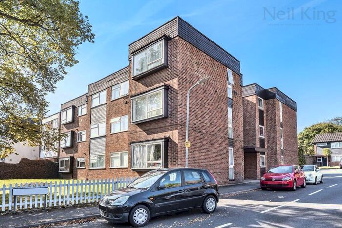 2 Bedroom Flat To Rent In Diana Close, South Woodford, E18