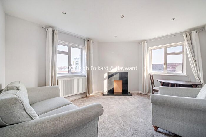 2 Bedroom Flat To Rent In Baltic Close, London, SW19