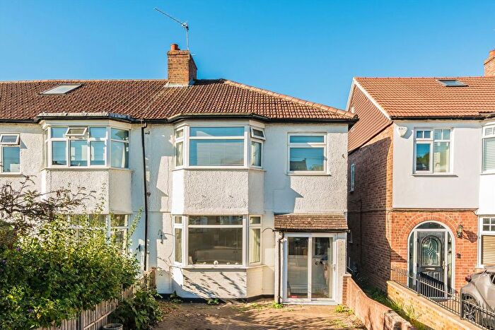3 Bedroom Terraced House For Sale In Fifth Cross Road, Twickenham, TW2
