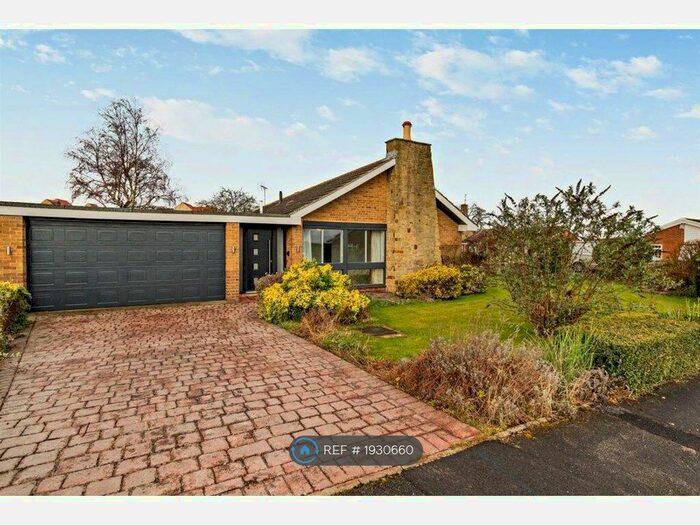 4 Bedroom Bungalow To Rent In Eastfield Crescent, Sheffield, S25