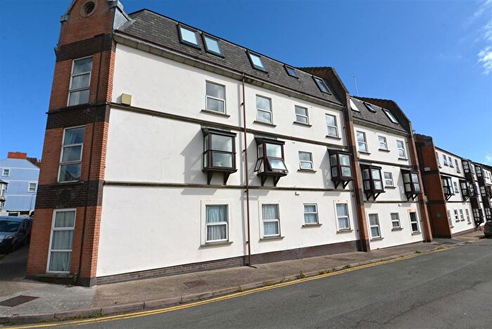 1 Bedroom Flat For Sale In Station Road, Tenby, SA70