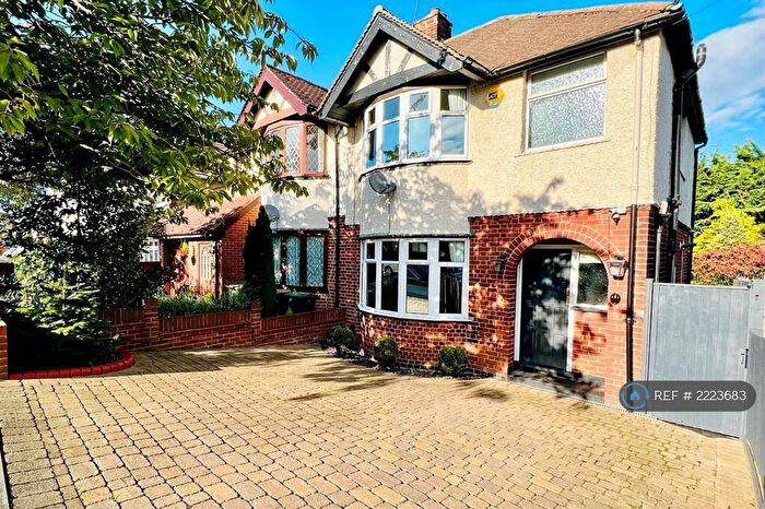 3 Bedroom Semi-Detached House To Rent In Somerset Avenue, Luton, LU2