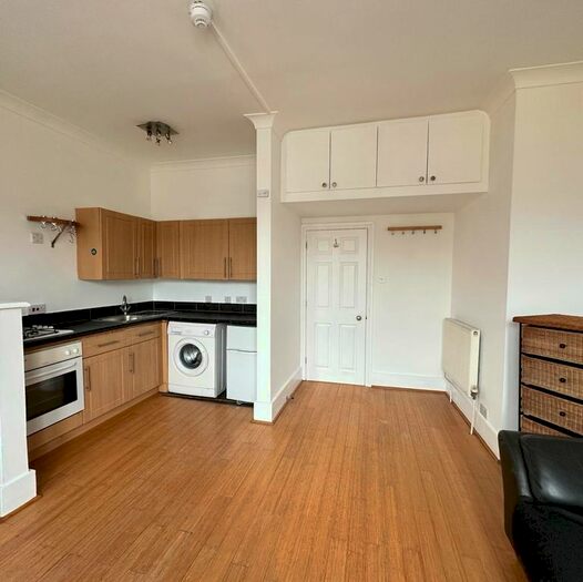 1 Bedroom Flat To Rent In Lewes Road, Brighton, BN2