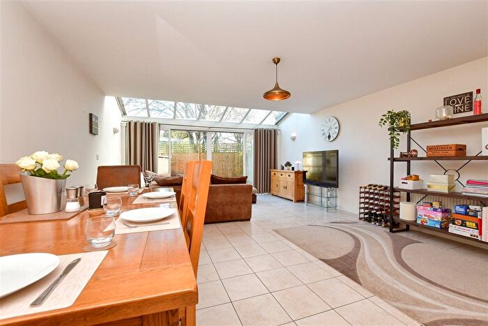 3 Bedroom Semi-detached House For Sale In Halton Road, Kenley, Surrey, CR8