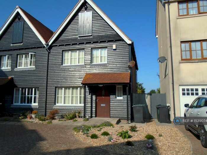 3 Bedroom Semi-Detached House To Rent In Daytona Quay, Eastbourne, BN23