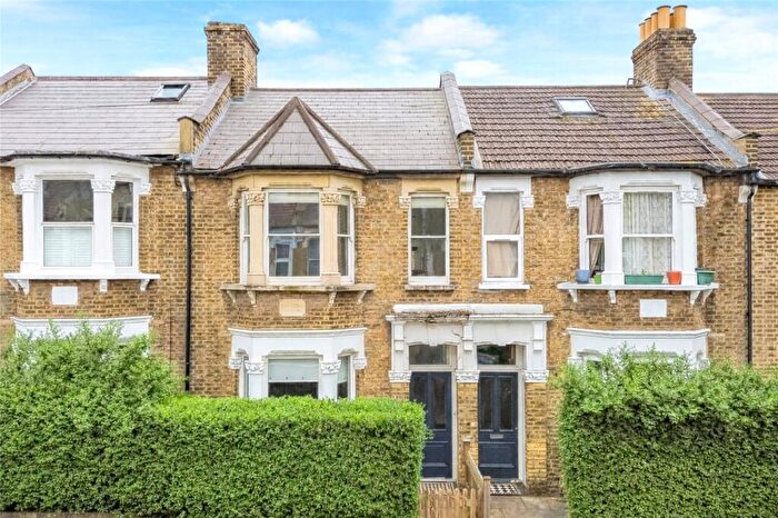 2 Bedroom Flat For Sale In Third Avenue, Walthamstow, London, E17