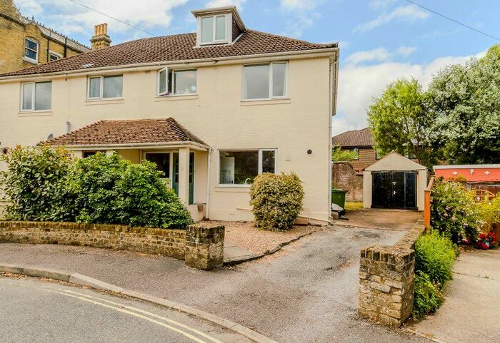 5 Bedroom Semi-Detached House To Rent In Cranford Way, Highfield, Southampton, SO17