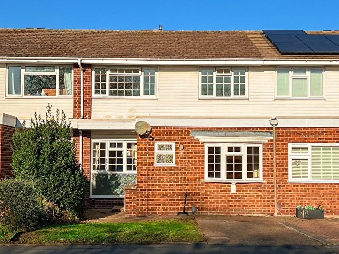 4 Bedroom Terraced House For Sale In Fleetside, West Molesey, KT8