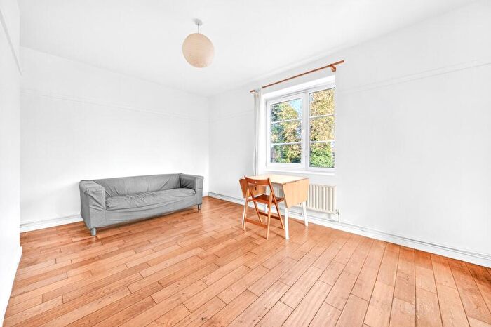 2 Bedroom Flat To Rent In Hendale House, Upper Clapton Road, E5