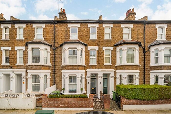 4 Bedroom Property For Sale In Macfarlane Road, Shepherds Bush, W12