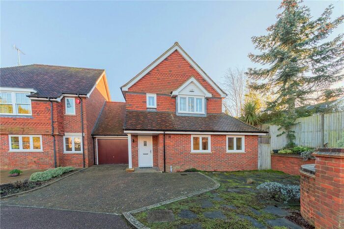 3 Bedroom Detached House To Rent In Salisbury Avenue, Harpenden, Hertfordshire AL5
